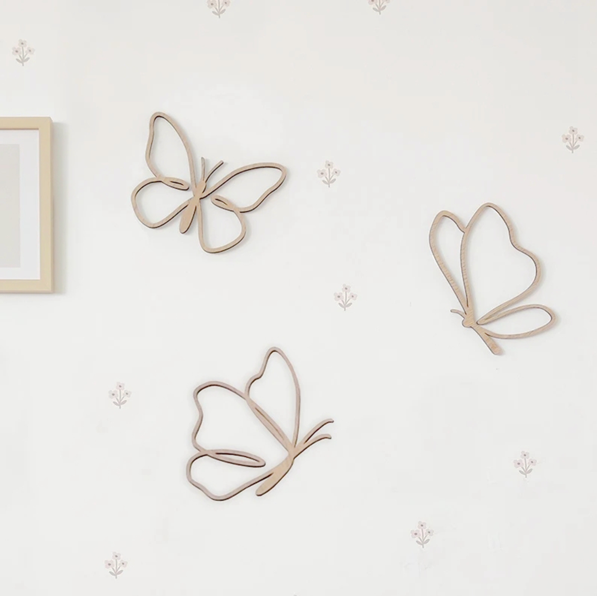 Holzschmetterlinge-Schild, Hol – Baby Nursery Products Bewertung und Preis